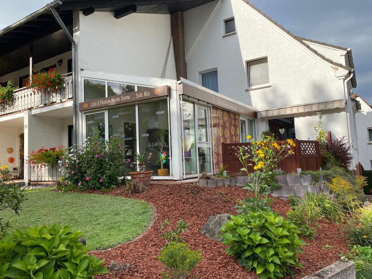 Pension & Cafe Meine Sonne Sole Mio Бад-Зоден-Аллендорф Экстерьер фото
